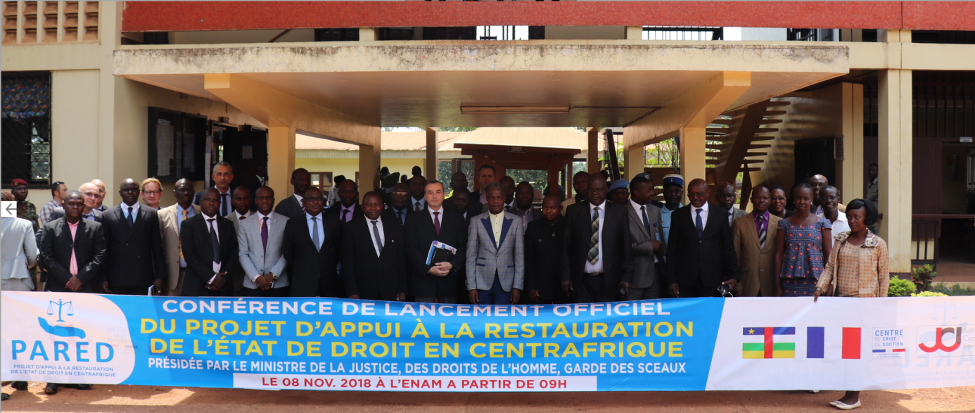 Photo de groupe dans le cadre du lancement officiel du projet d'appui à la restauration de l'Etat de droit en Centrafrique