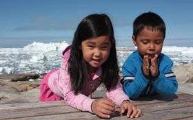Image Diaporama - Deux jeunes enfants d'Ilulissat, commune de (...)