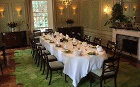 Image Diaporama - Table dressée pour un dîner officiel dans la (...)