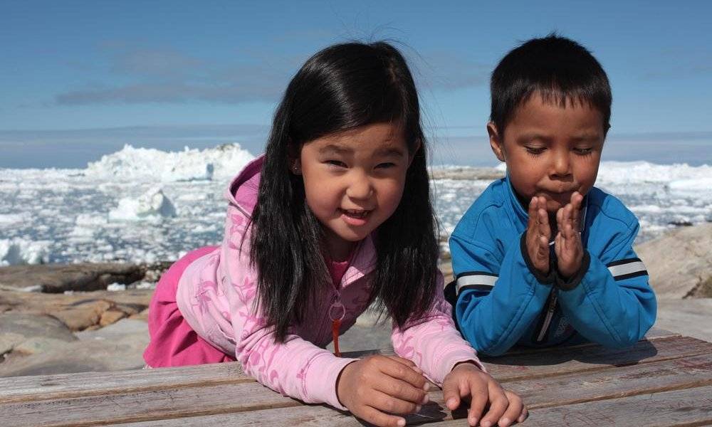 Image Diaporama - Deux jeunes enfants d'Ilulissat, commune de (...)