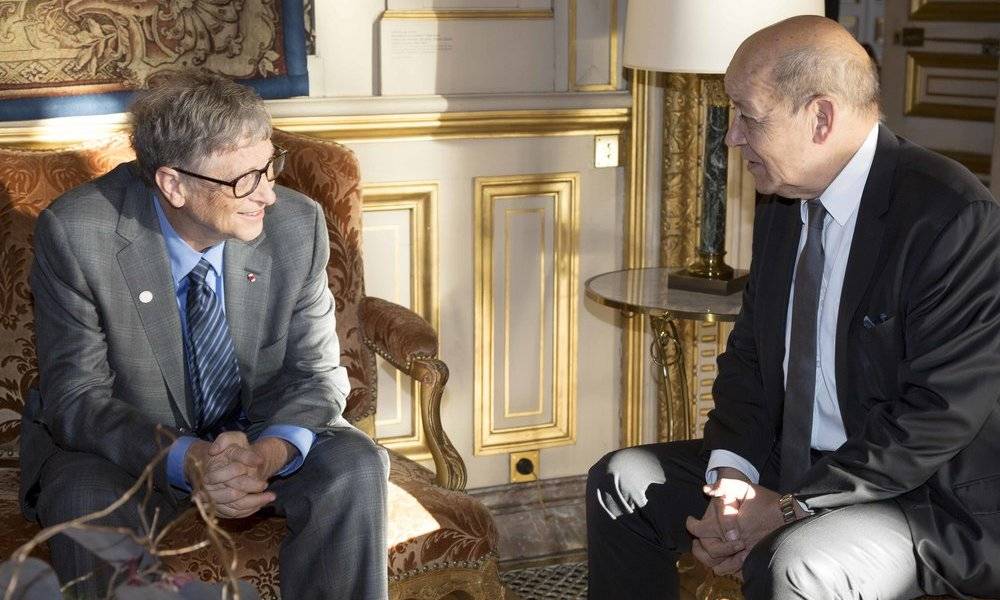 Image Diaporama - Jean-Yves Le Drian et Bill Gates, président de (...)