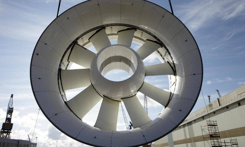 Image Diaporama - Transfert de la turbine d'une hydrolienne EDF (...)