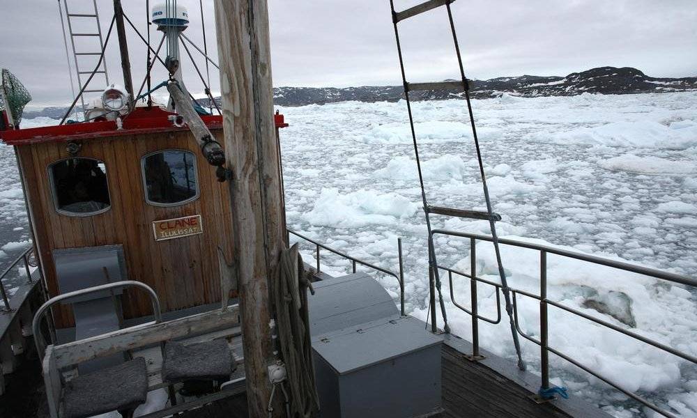 Image Diaporama - Bateau de pêche au large d'Ilulissat, commune (...)