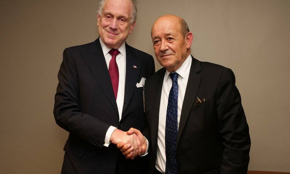 Image Diaporama - Jean-Yves Le Drian and Ronald Lauder, (...)